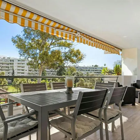 En Guadalmina Con Vistas Al Golf Apartment